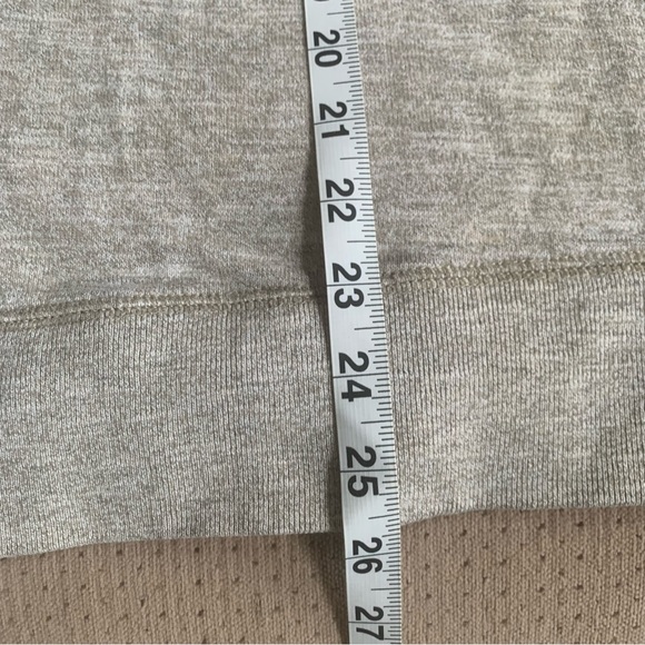 The North Face crewneck, medium - Picture 6 of 6